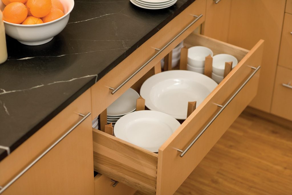 How To Organize Kitchen Cabinet For Tableware