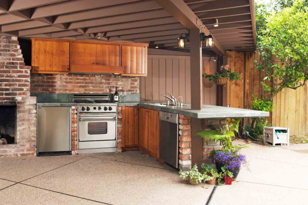 How Much Does An Outdoor Kitchen Cost