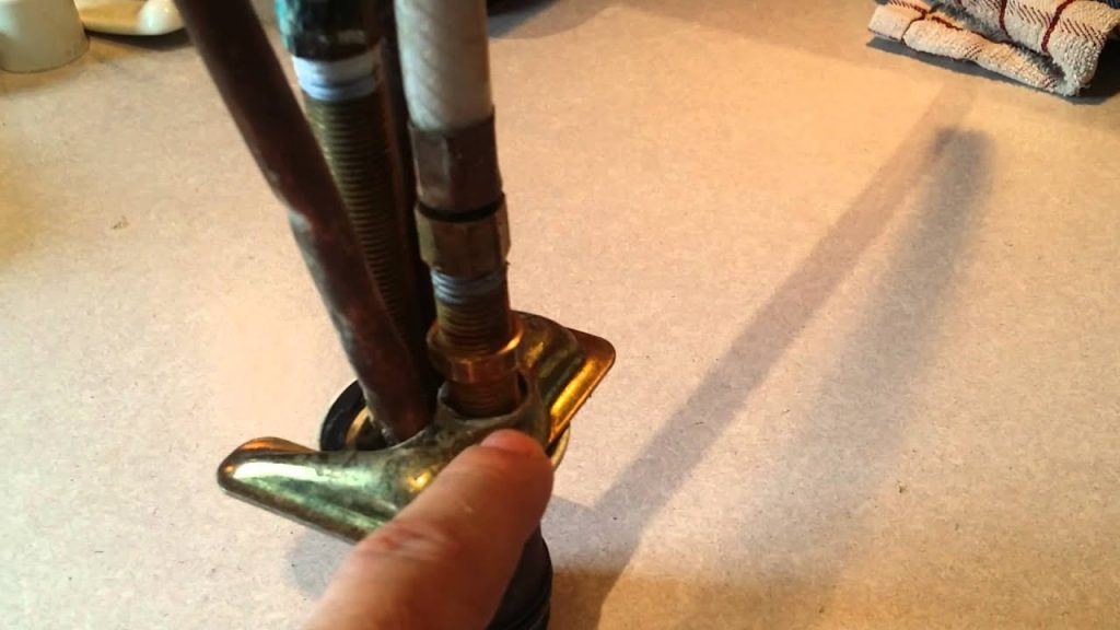 How To Remove Kitchen Faucet With U Shaped Bracket