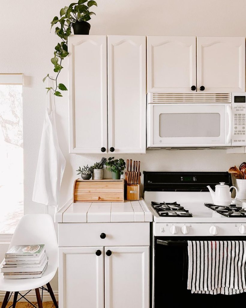 How To Decorate The Top Of Kitchen Cabinets
